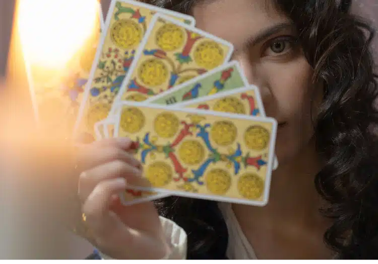 cartes de tarot pour prédictions voyants 2024